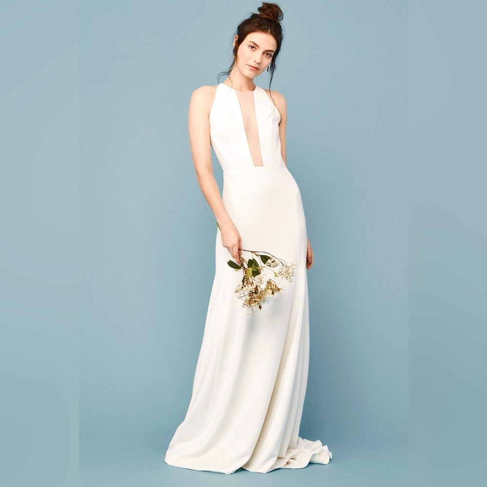 Chic Backless White Gown
